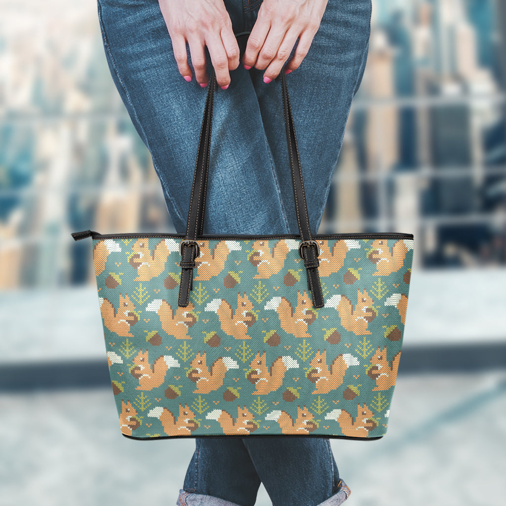 Squirrel Knitted Pattern Print Leather Tote Bag