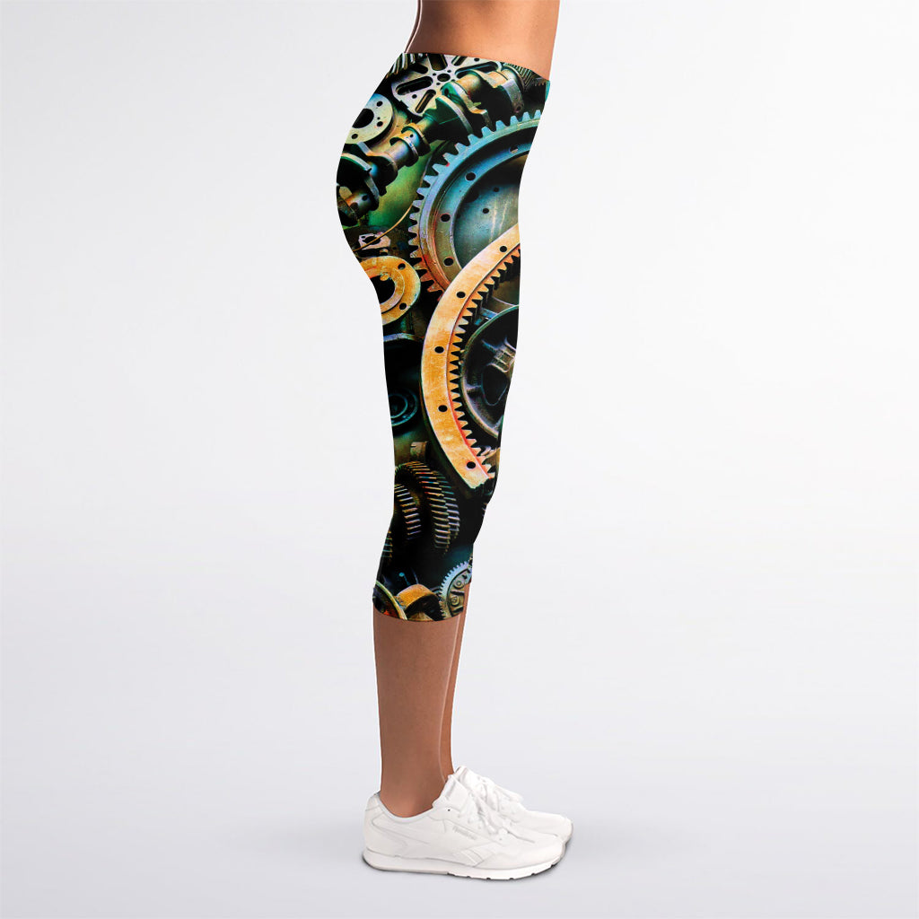 Steampunk Cogs And Gears Print Women's Capri Leggings