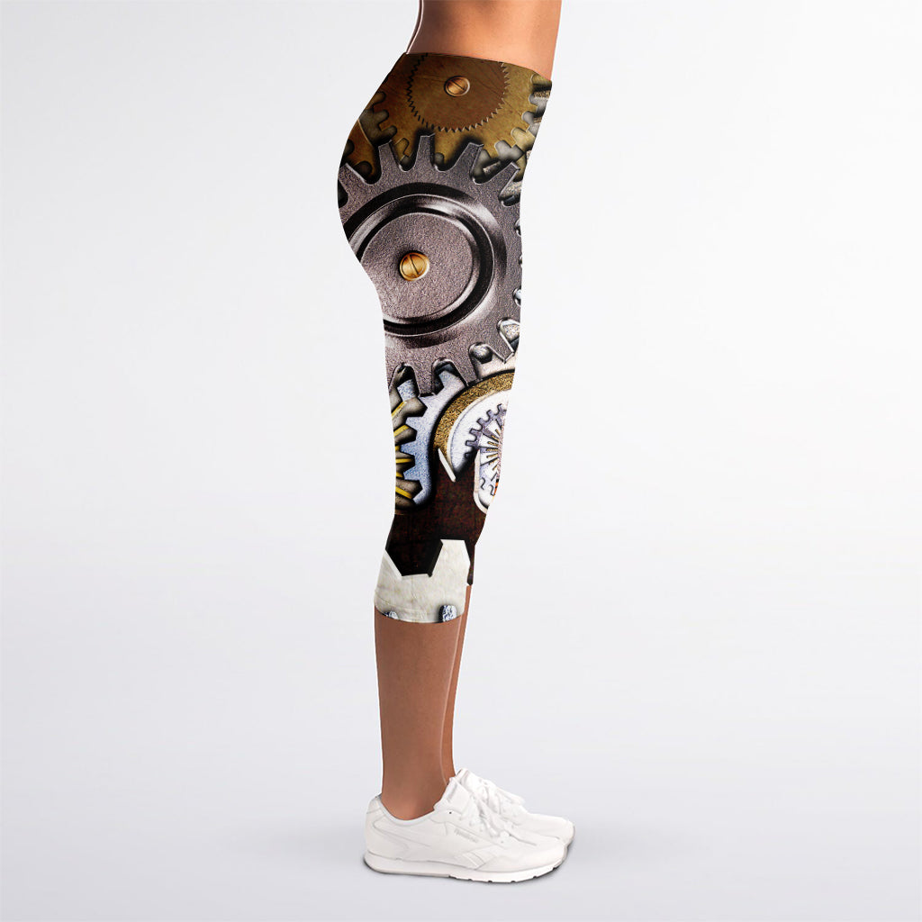 Steampunk Gears And Cogs Print Women's Capri Leggings