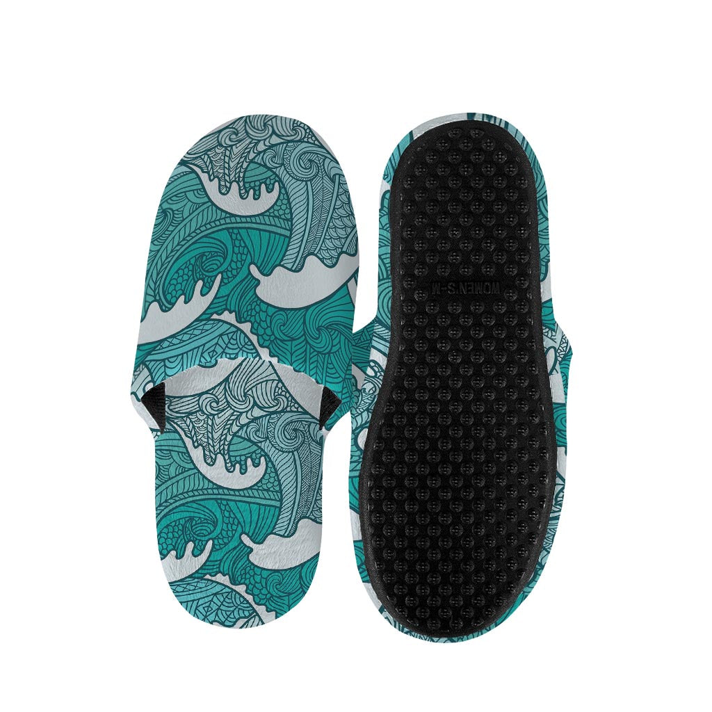 Surfing Wave Pattern Print Slippers