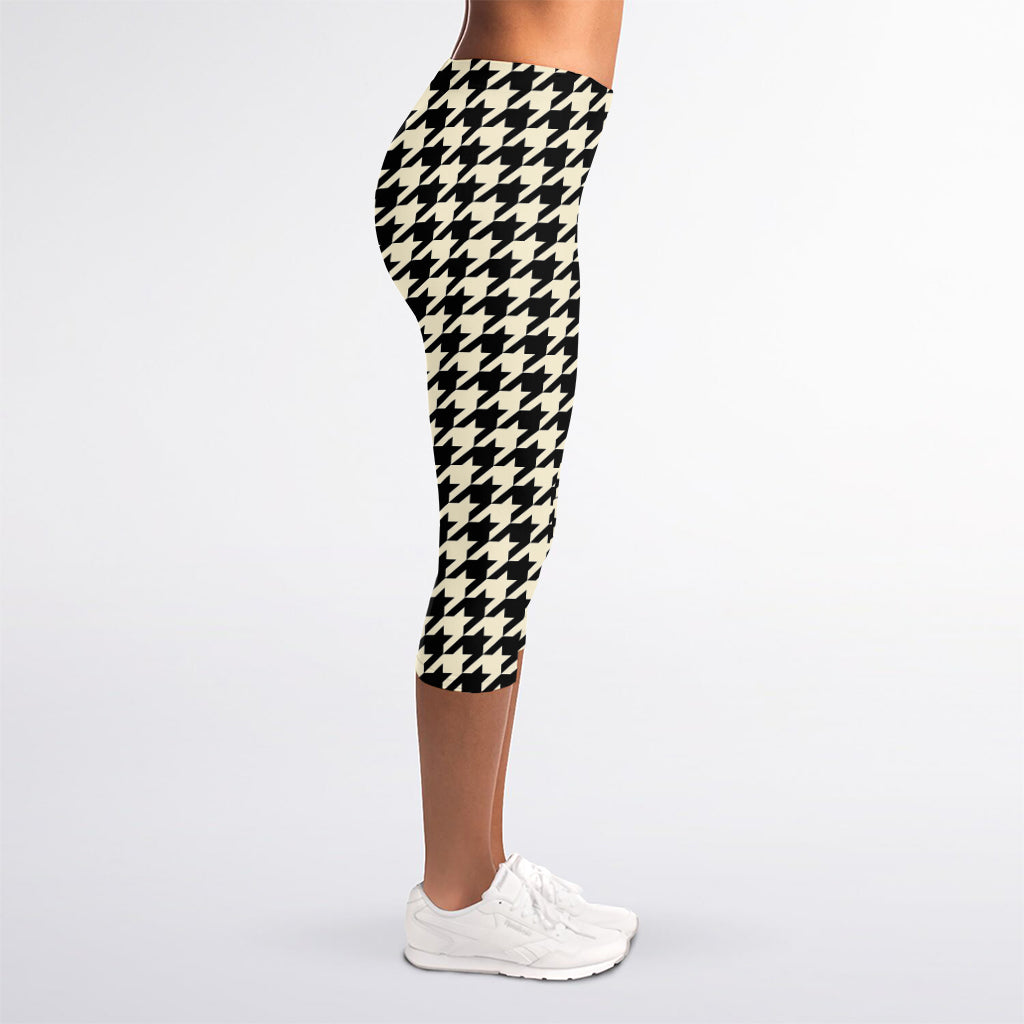Tan And Black Houndstooth Pattern Print Women's Capri Leggings