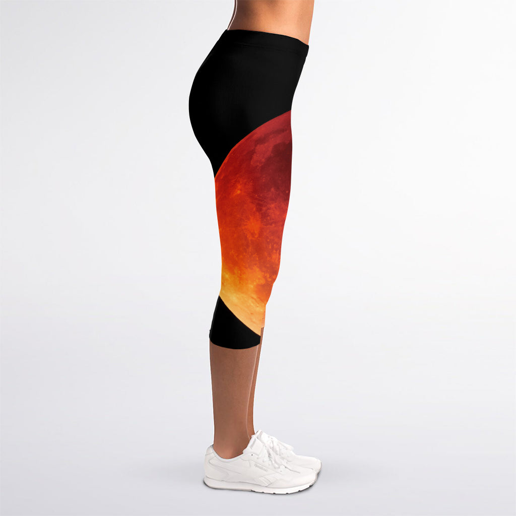 Total Lunar Eclipse Print Women's Capri Leggings