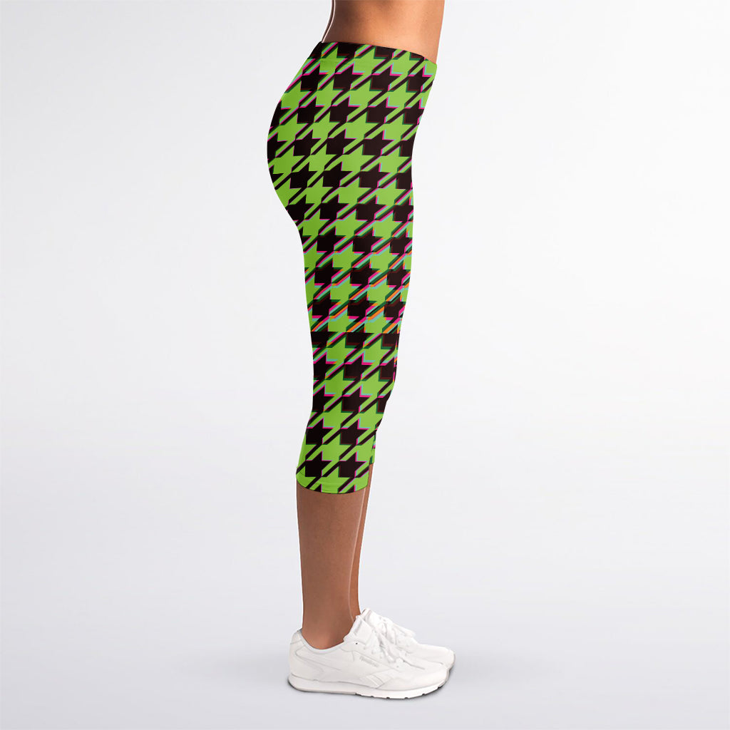 Trippy green Houndstooth Pattern Print Women's Capri Leggings