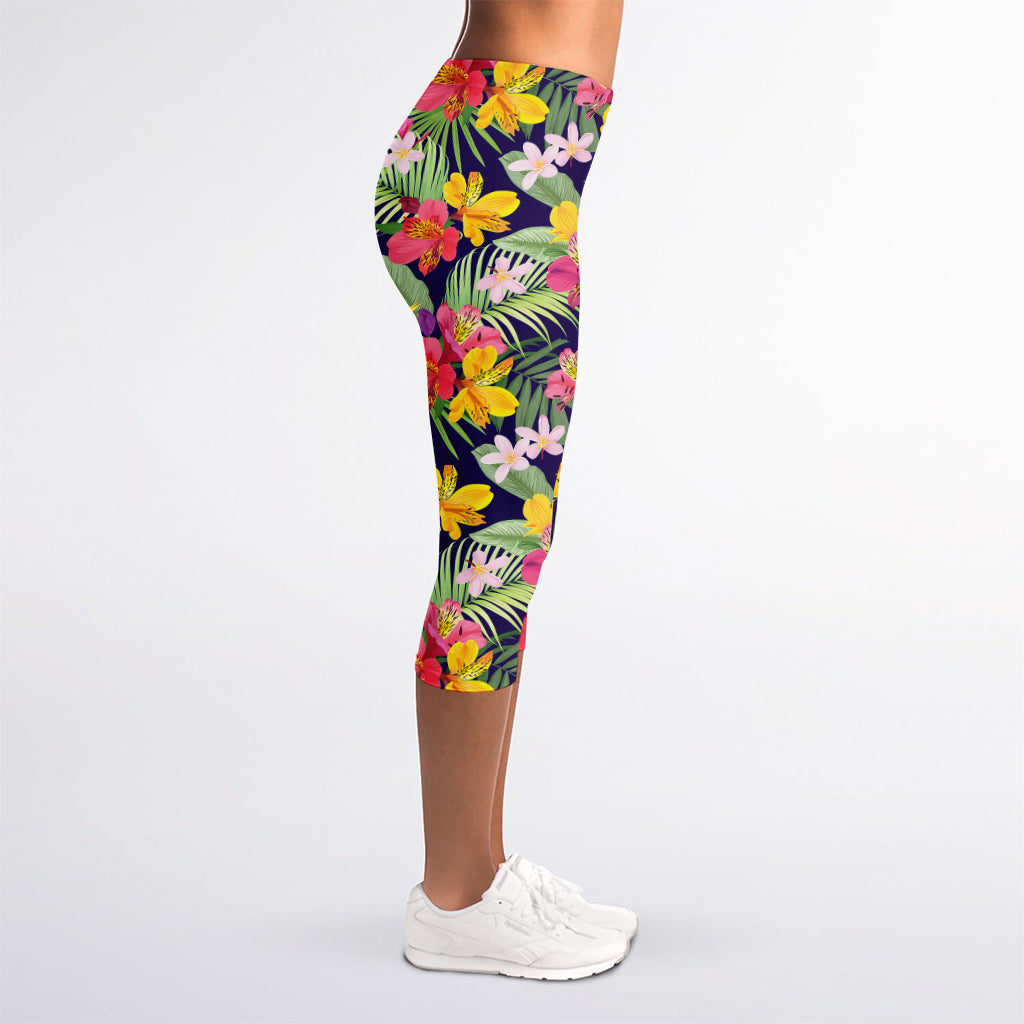 Tropical Alstroemeria Pattern Print Women's Capri Leggings