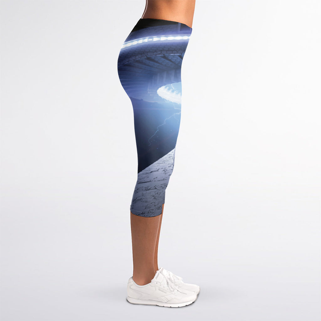 UFO Pyramid Print Women's Capri Leggings