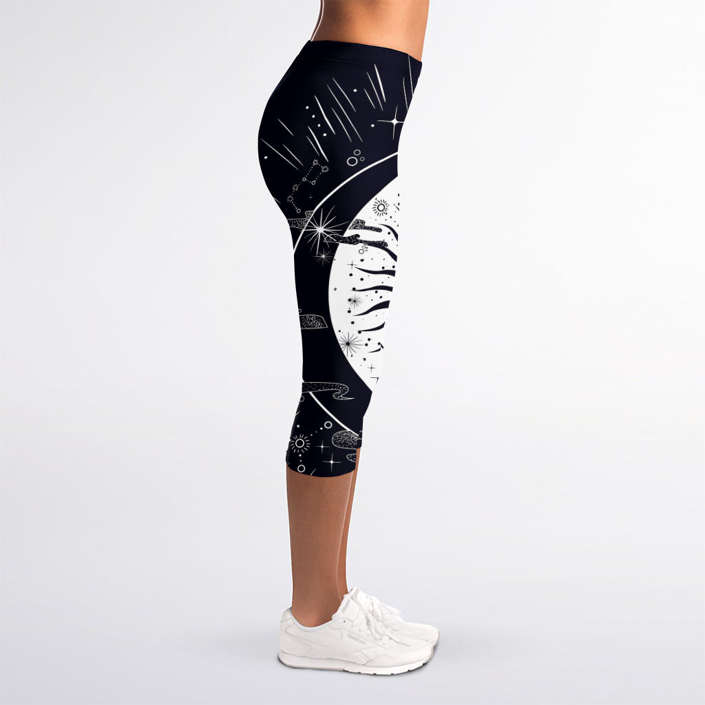 Vintage Celestial Sun Print Women's Capri Leggings