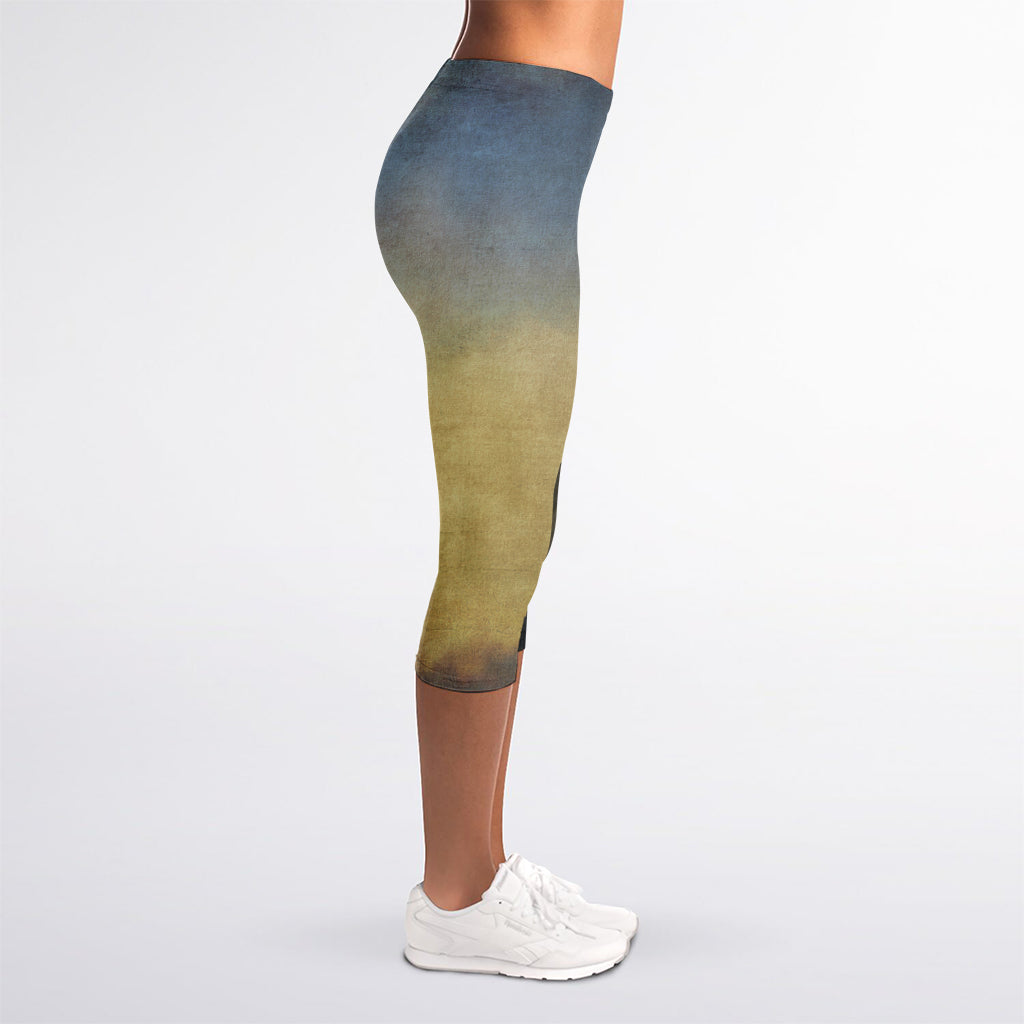Vintage Rottweiler Portrait Print Women's Capri Leggings