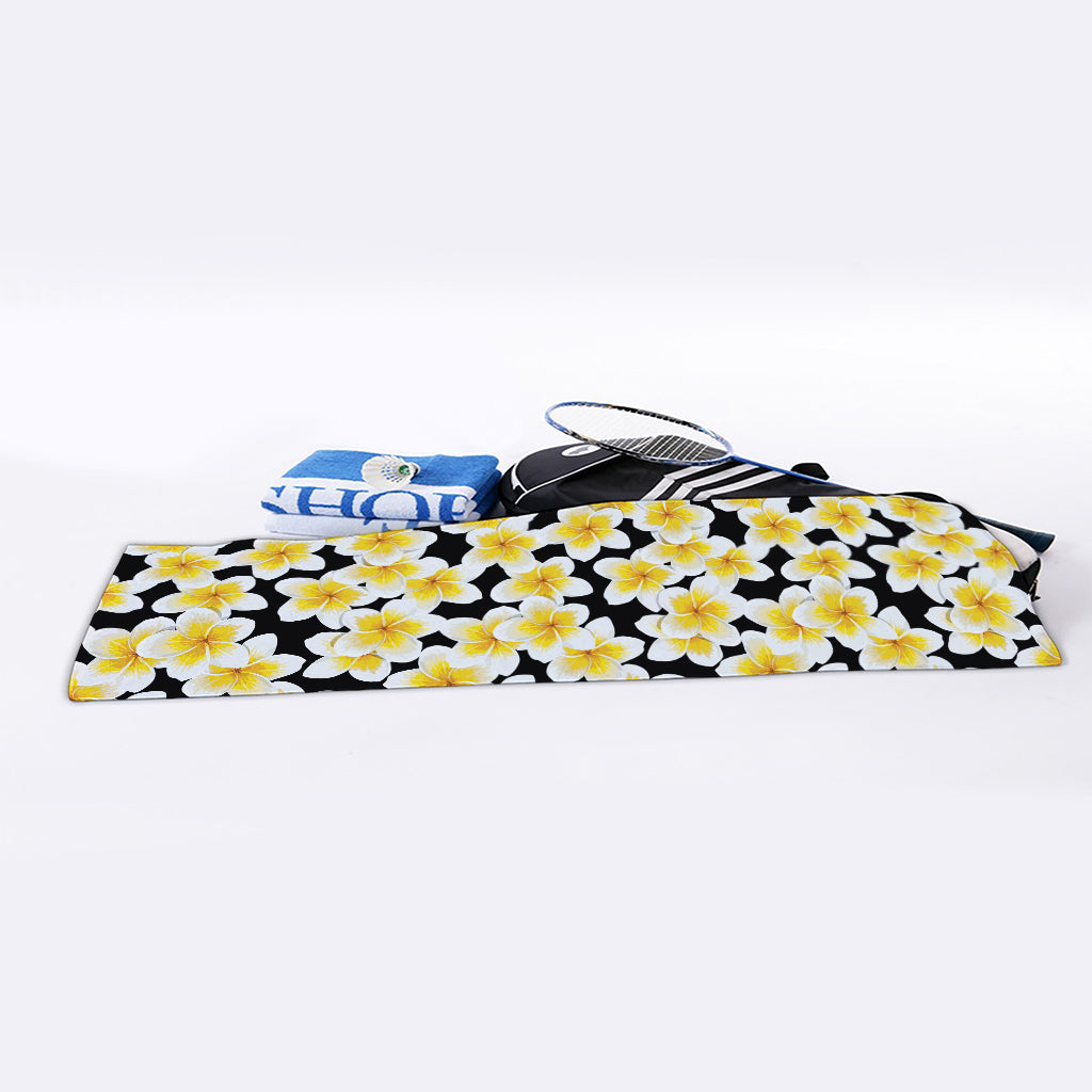 White And Black Frangipani Pattern Print Sports Towel