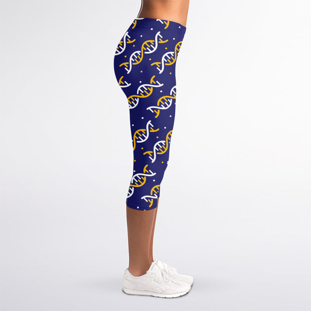 White And Yellow DNA Pattern Print Women's Capri Leggings