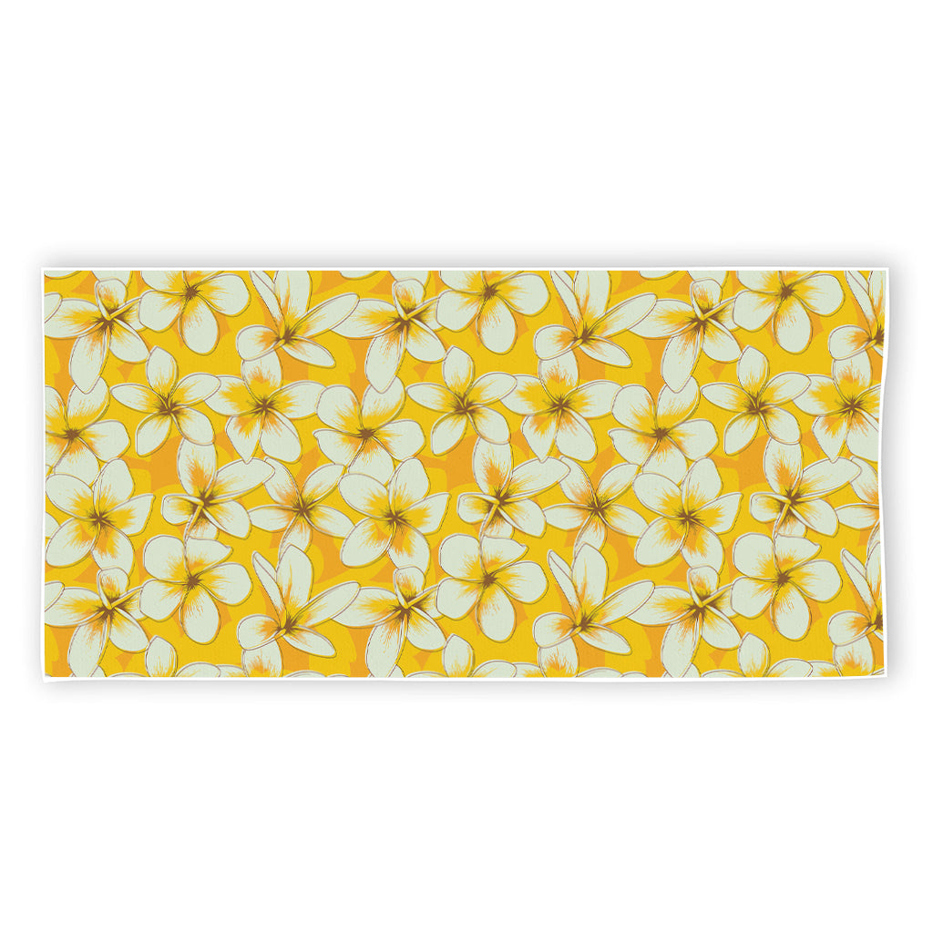 White And Yellow Plumeria Pattern Print Beach Towel