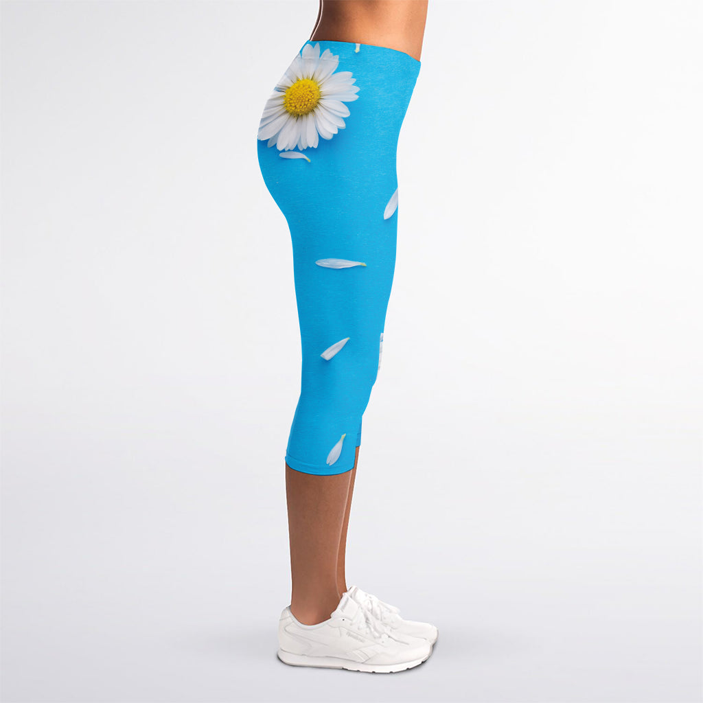 White Daisy Flower Print Women's Capri Leggings
