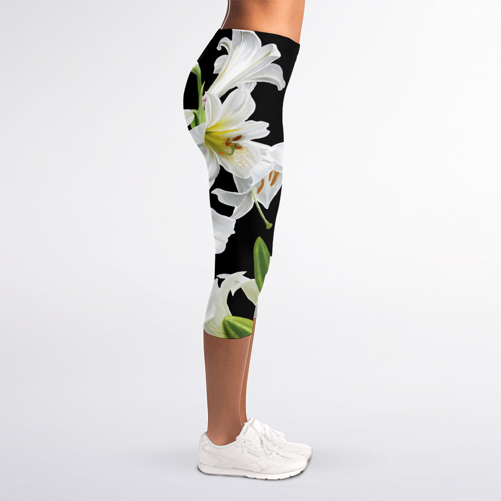 White Lily Print Women's Capri Leggings