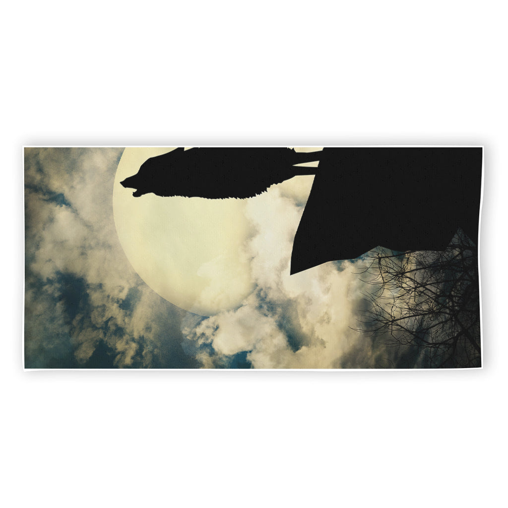 Wolf Howling At The Full Moon Print Beach Towel