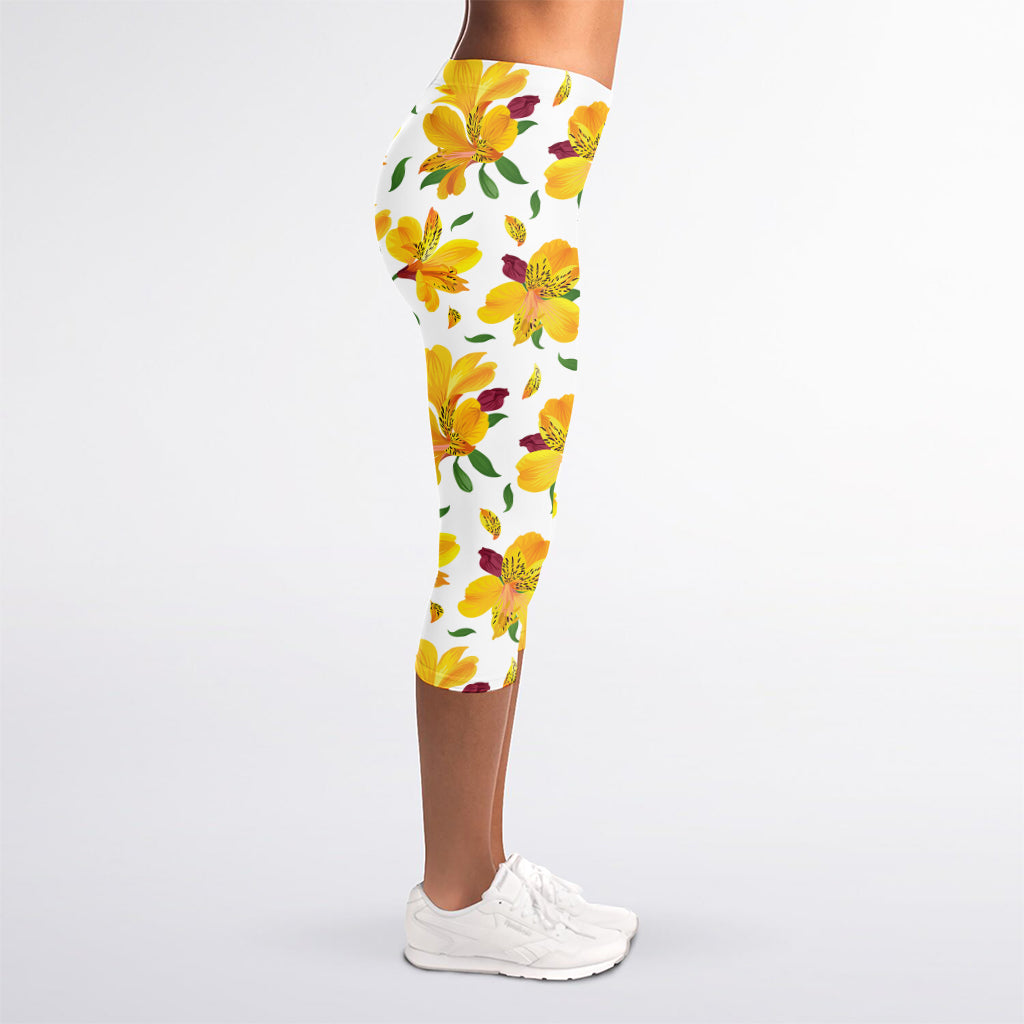 Yellow Alstroemeria Pattern Print Women's Capri Leggings