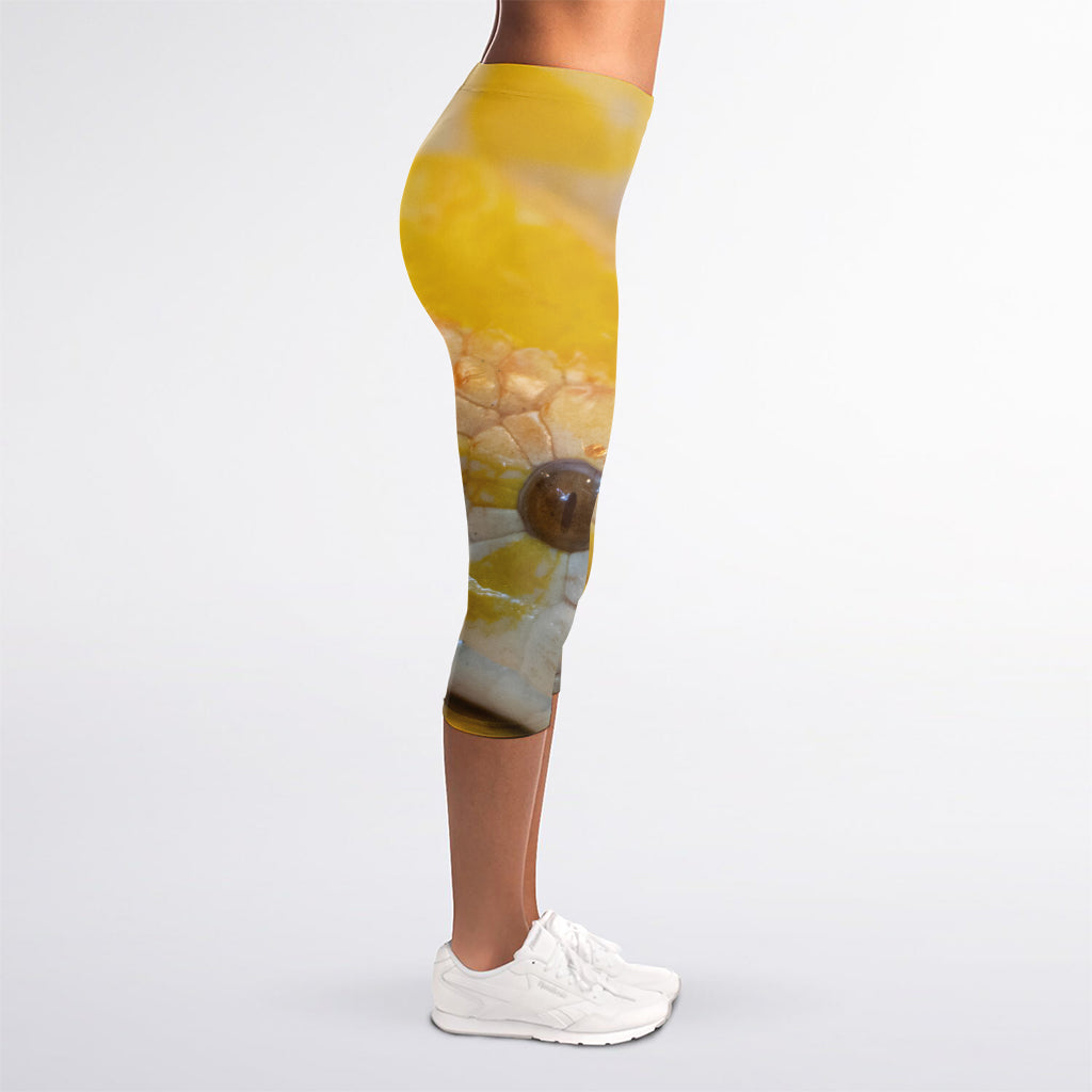 Yellow And White Python Snake Print Women's Capri Leggings