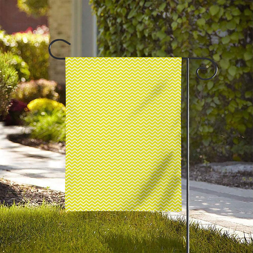 Yellow And White Zigzag Pattern Print House Flag