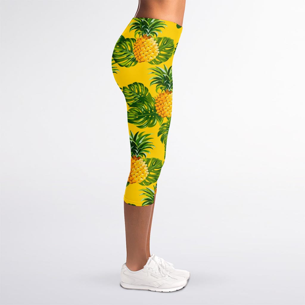Yellow Tropical Pineapple Pattern Print Women's Capri Leggings