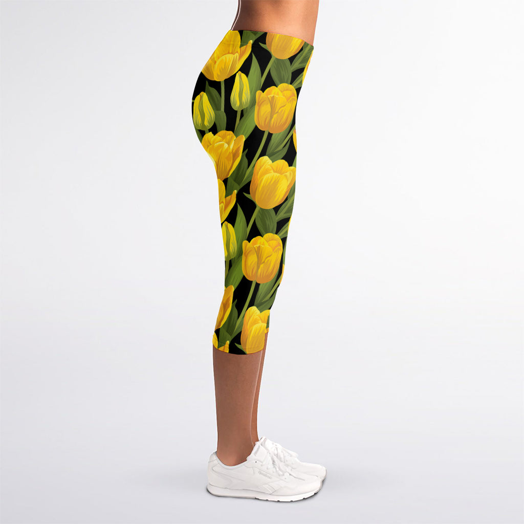 Yellow Tulip Pattern Print Women's Capri Leggings