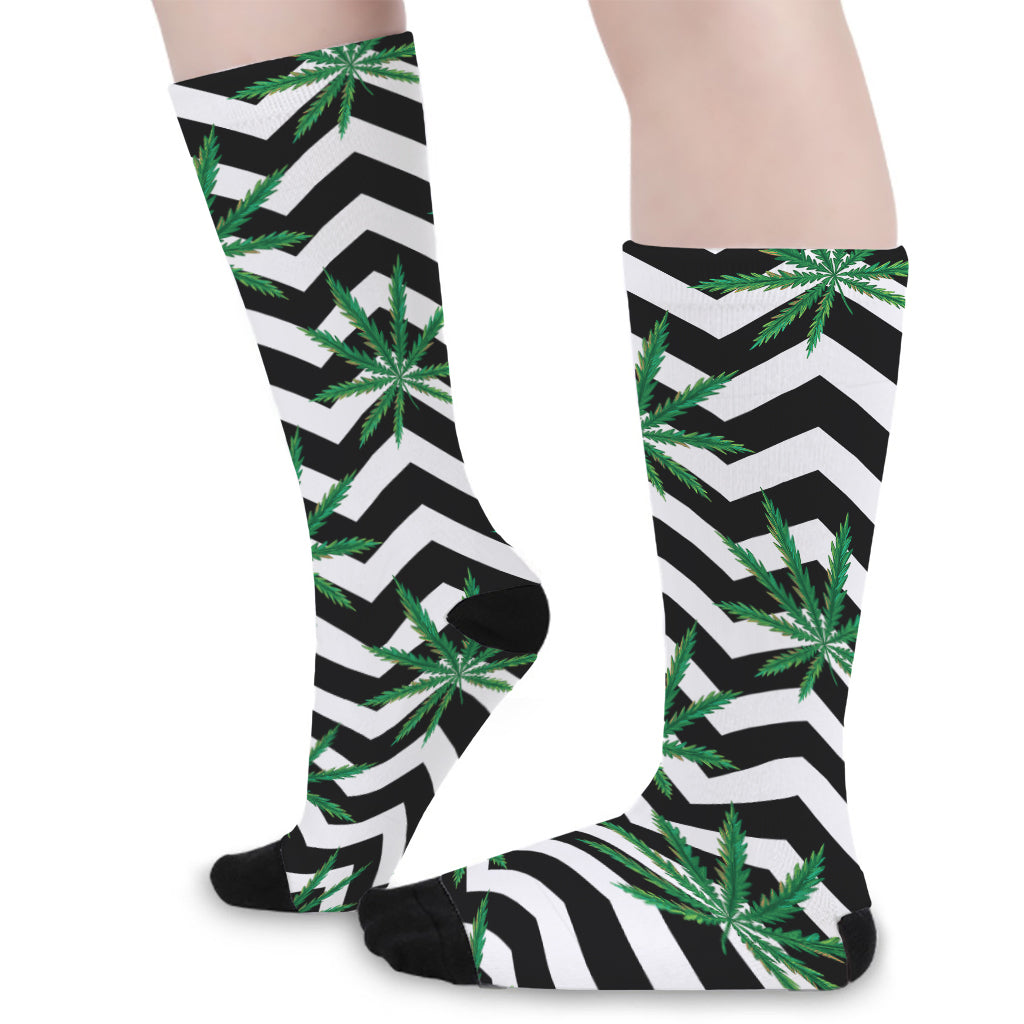 Zigzag Weed Pattern Print Long Socks