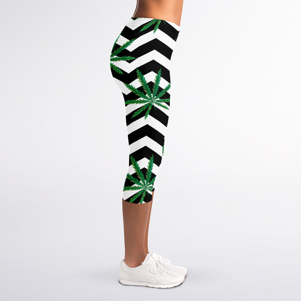 Zigzag Weed Pattern Print Women's Capri Leggings