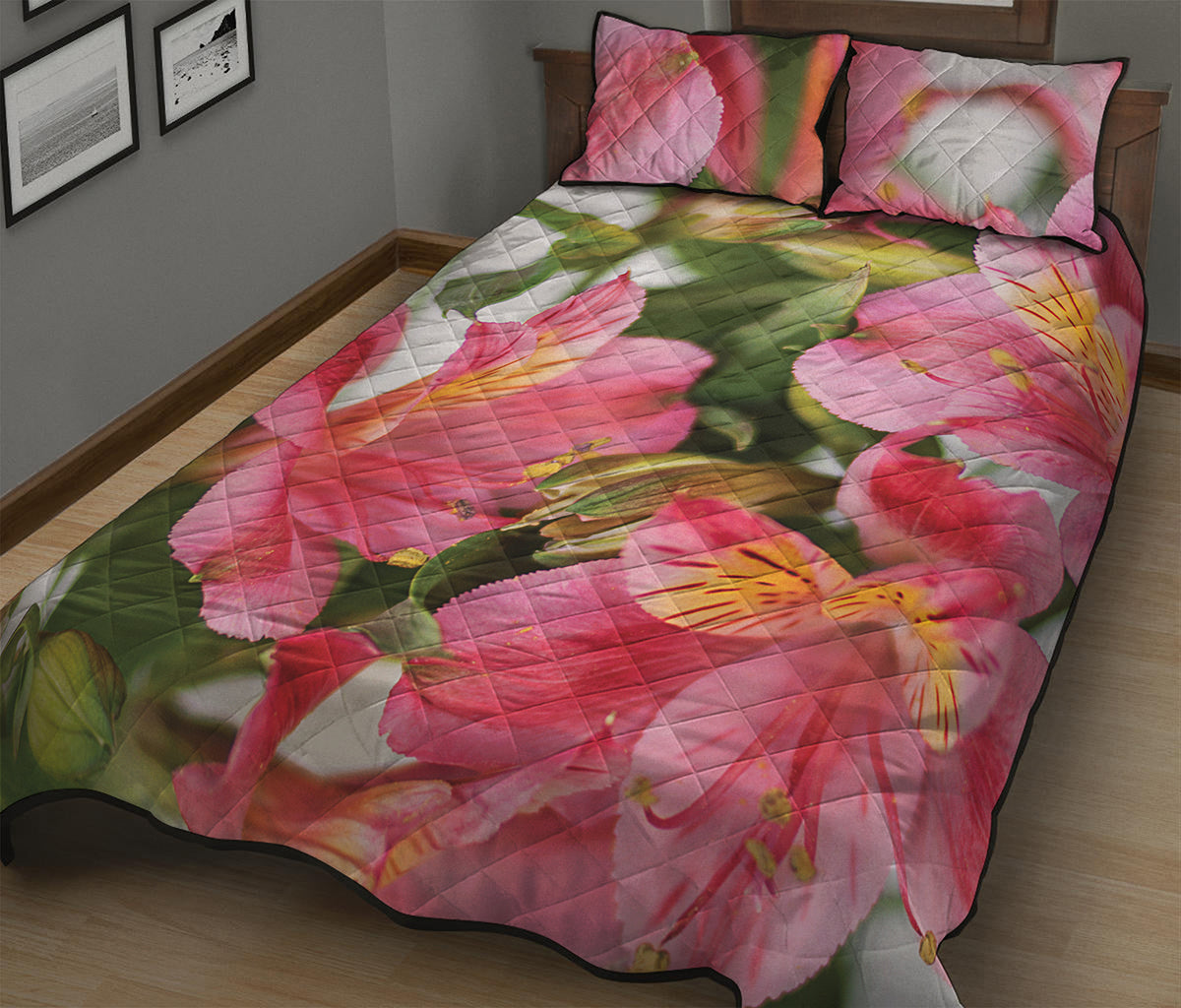 Alstroemeria Flower Print Quilt Bed Set