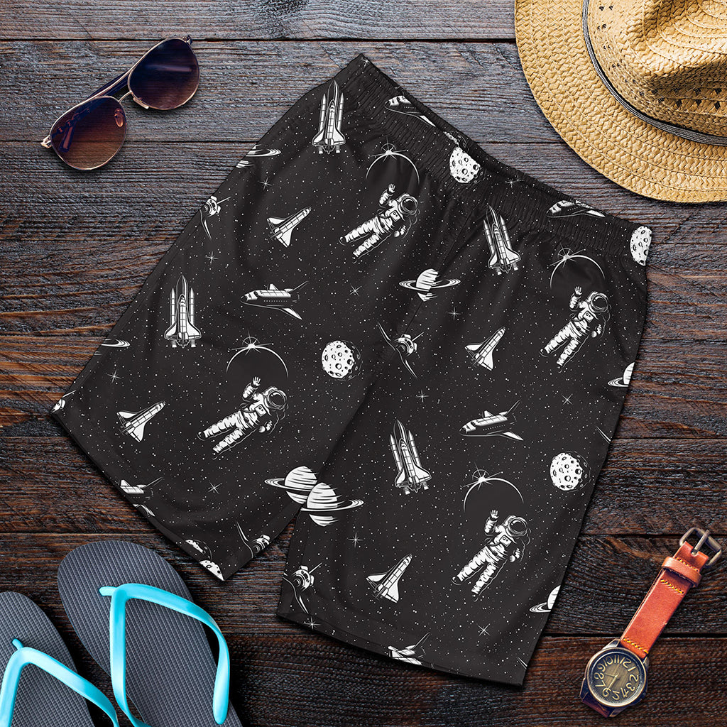Astronaut In Space Pattern Print Men's Shorts