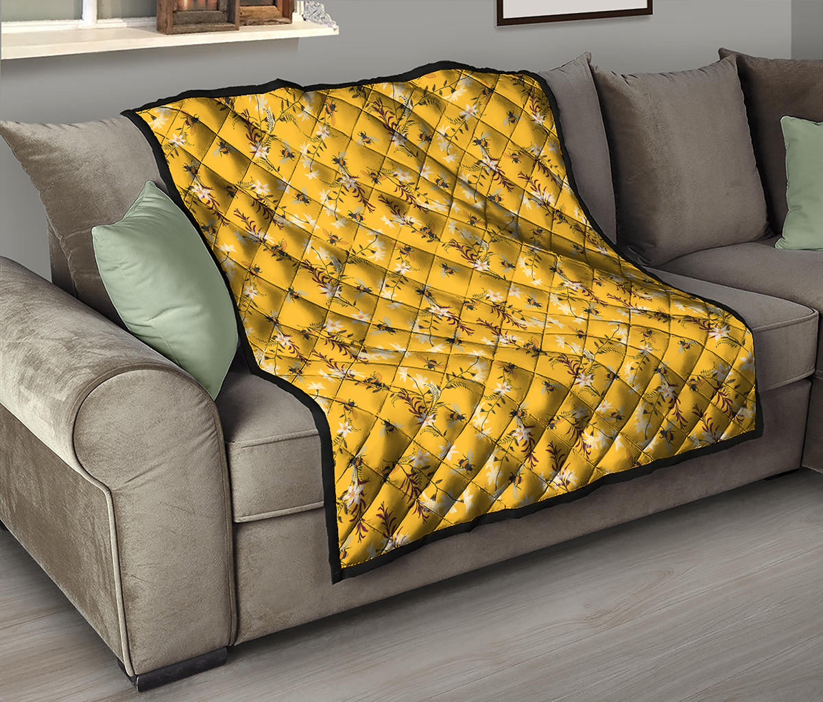 Bee Drawing Pattern Print Quilt