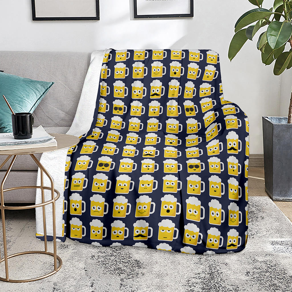 Beer Emoji Pattern Print Blanket