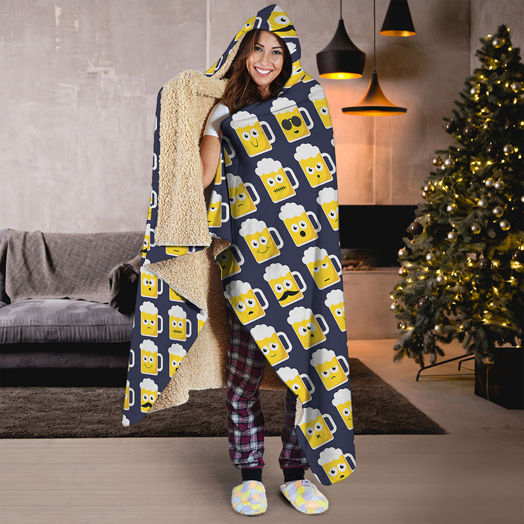 Beer Emoji Pattern Print Hooded Blanket