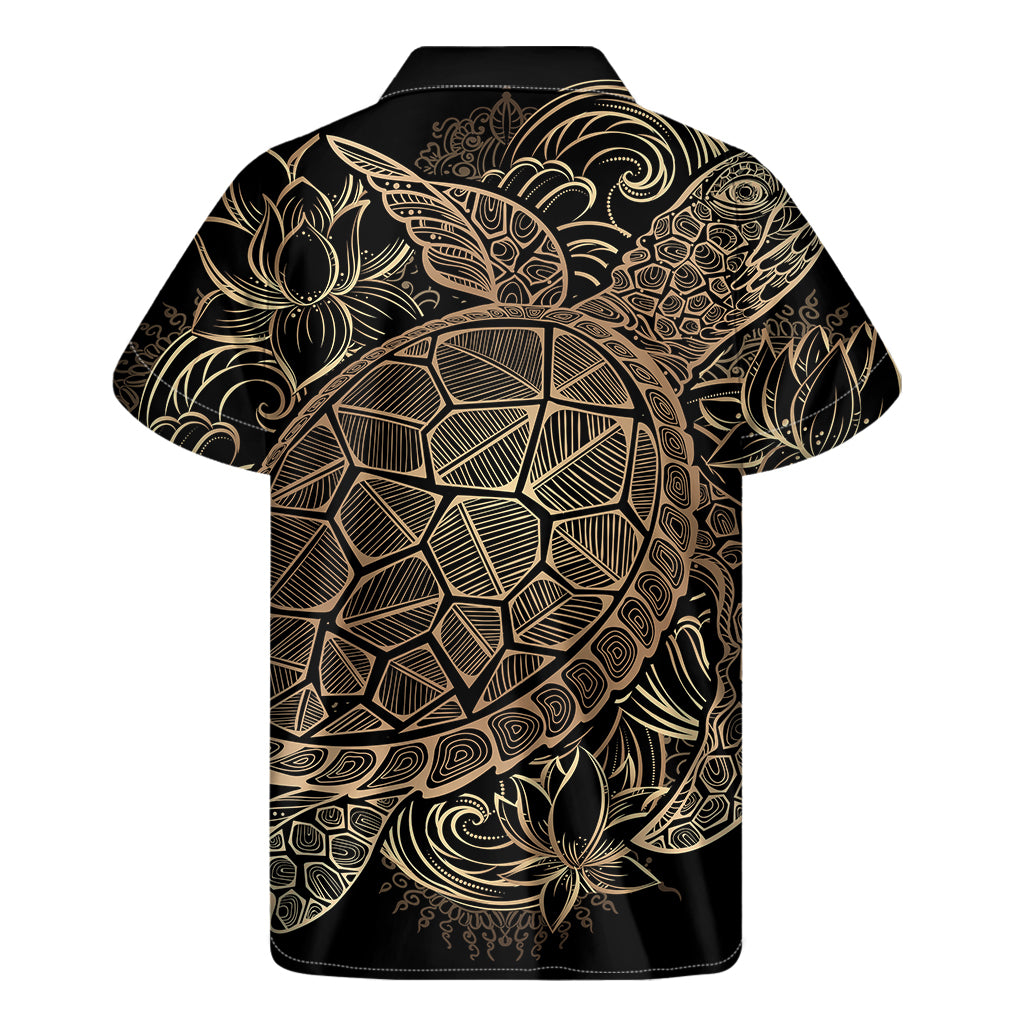 Black And Gold Sea Turtle Print Men's Short Sleeve Shirt