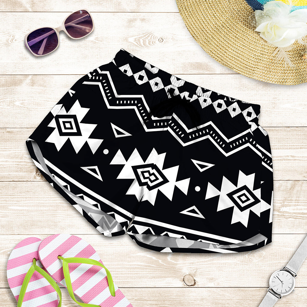 Black And White Aztec Pattern Print Women's Shorts