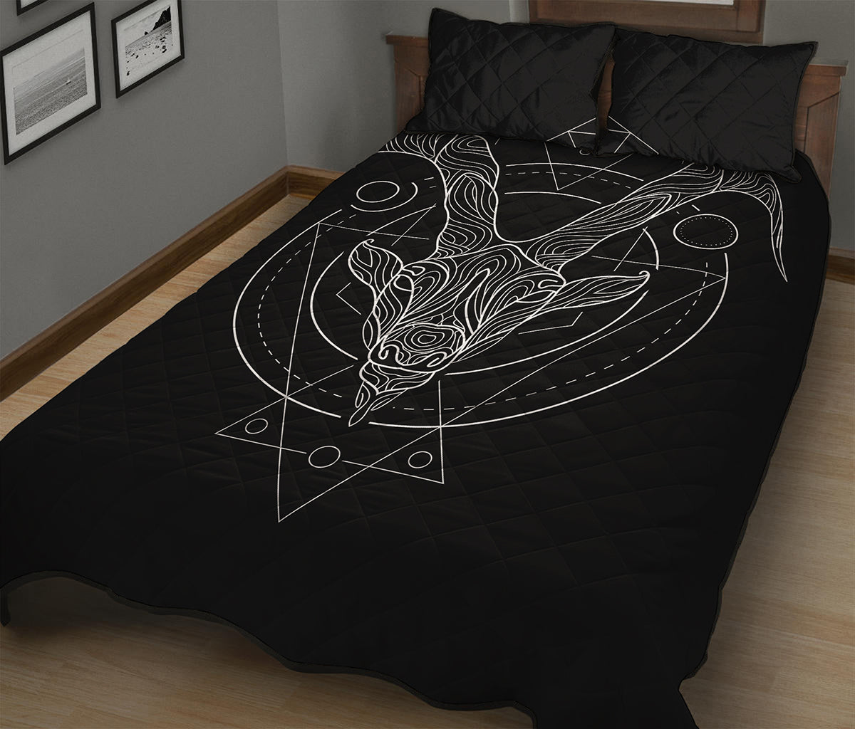Black And White Capricorn Sign Print Quilt Bed Set