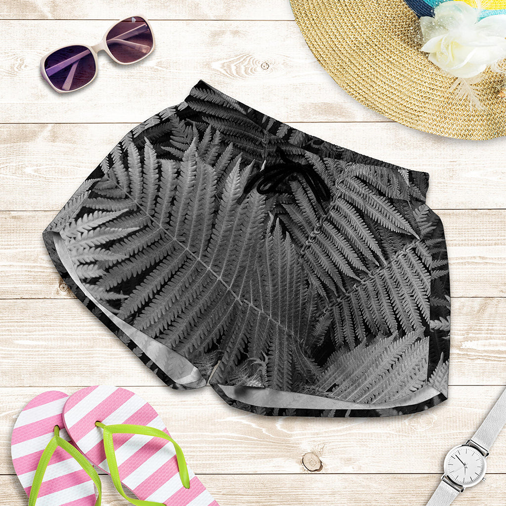 Black And White Fern Leaf Print Women's Shorts