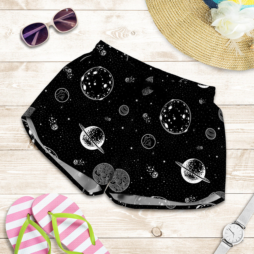 Black And White Planets Pattern Print Women's Shorts