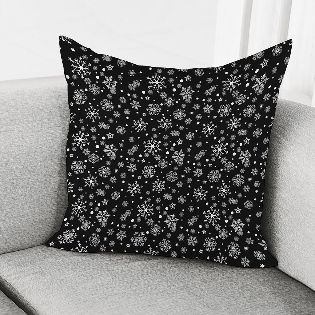 Black And White Snowflake Pattern Print Pillow Cover