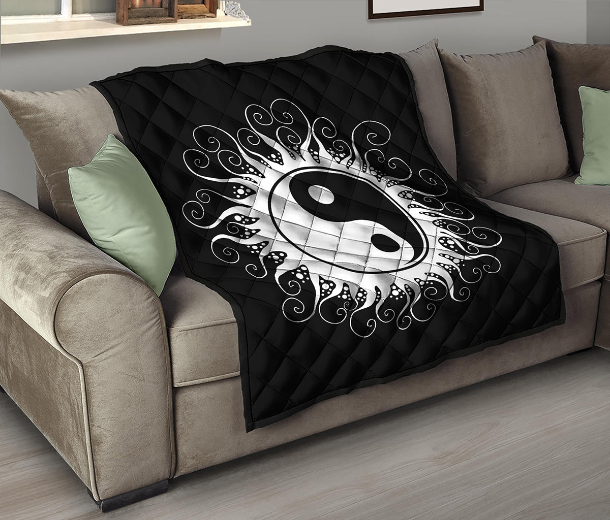 Black And White Yin Yang Sun Print Quilt