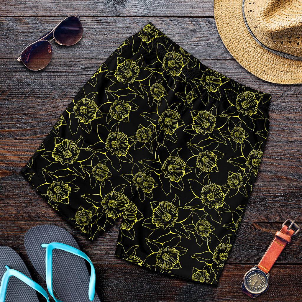 Black And Yellow Daffodil Pattern Print Men's Shorts