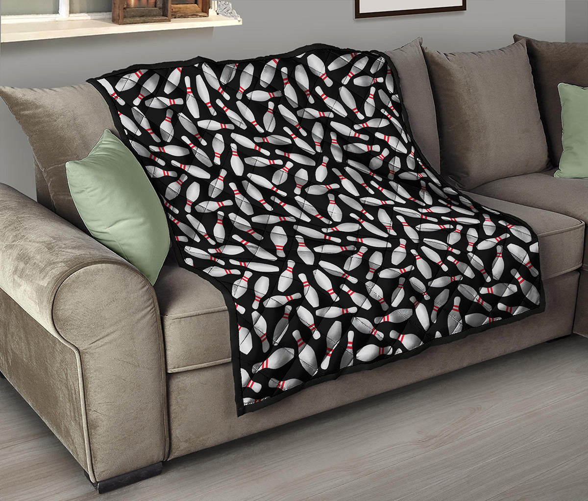 Black Bowling Pins Pattern Print Quilt
