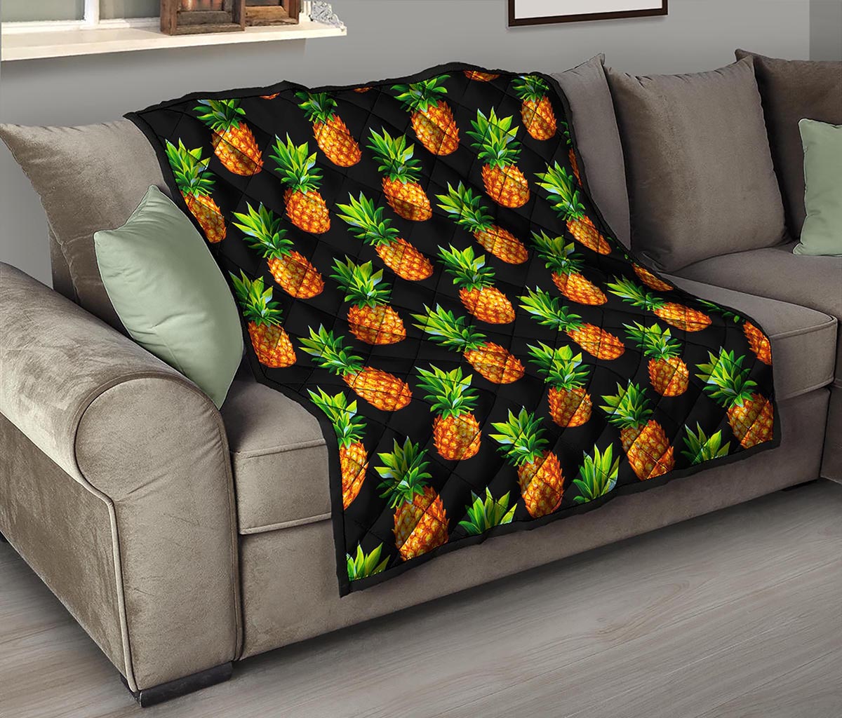 Black Pineapple Pattern Print Quilt