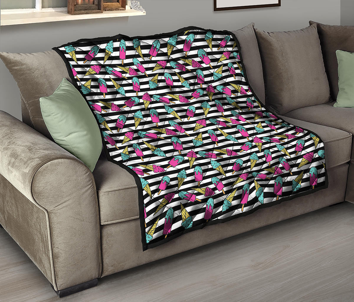 Black Striped Ice Cream Pattern Print Quilt
