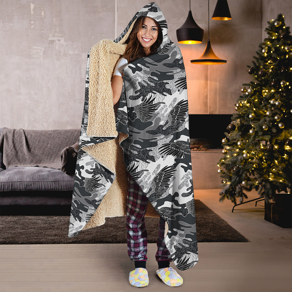 Camouflage Dazzle Wings Pattern Print Hooded Blanket