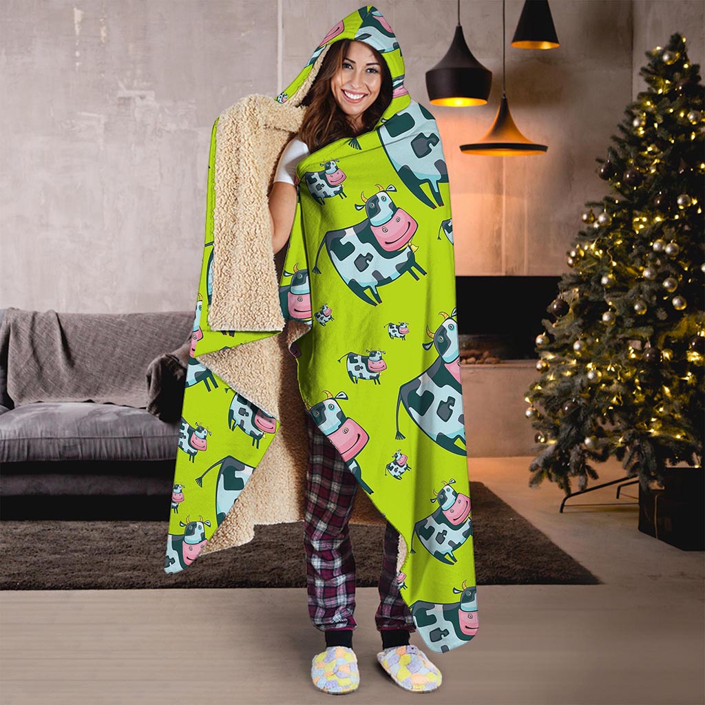 Cartoon Smiley Cow Pattern Print Hooded Blanket