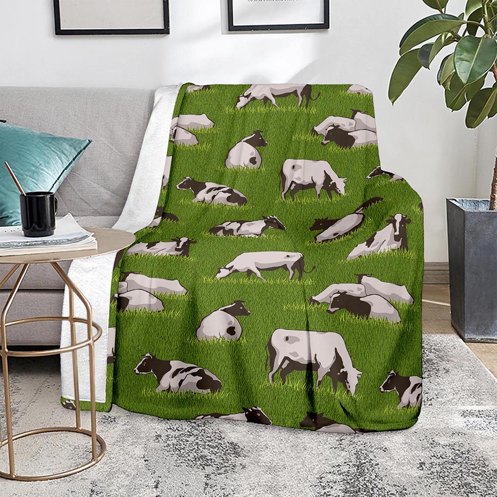 Cow On Green Grass Pattern Print Blanket