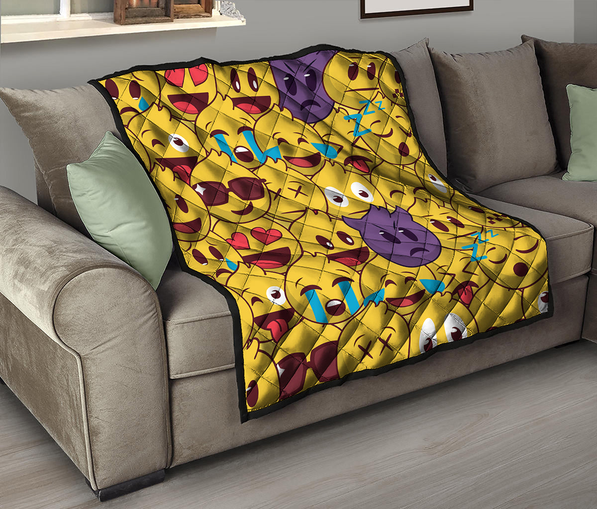 Cute Emoji Pattern Print Quilt