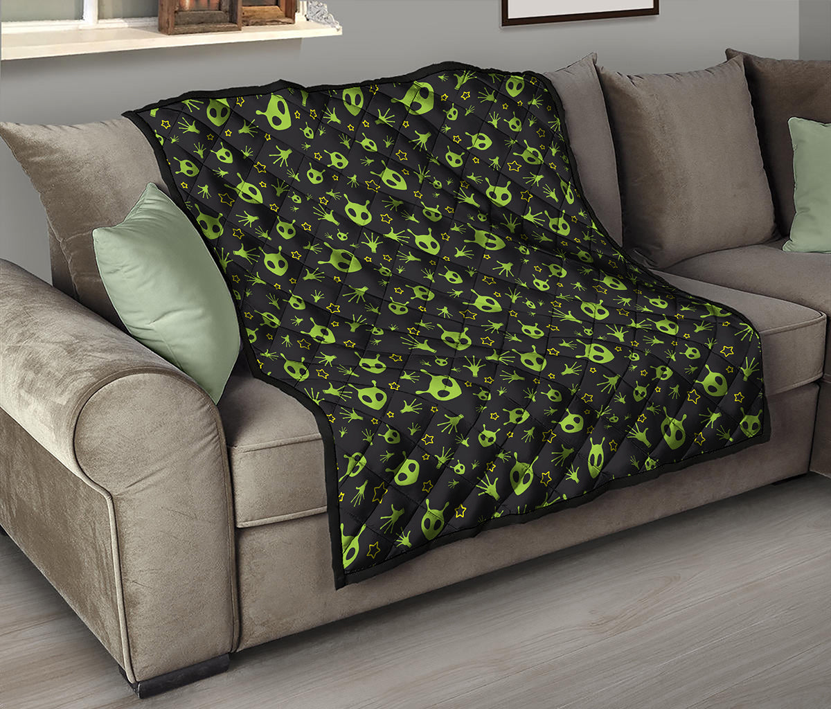 Cute Green Alien Pattern Print Quilt