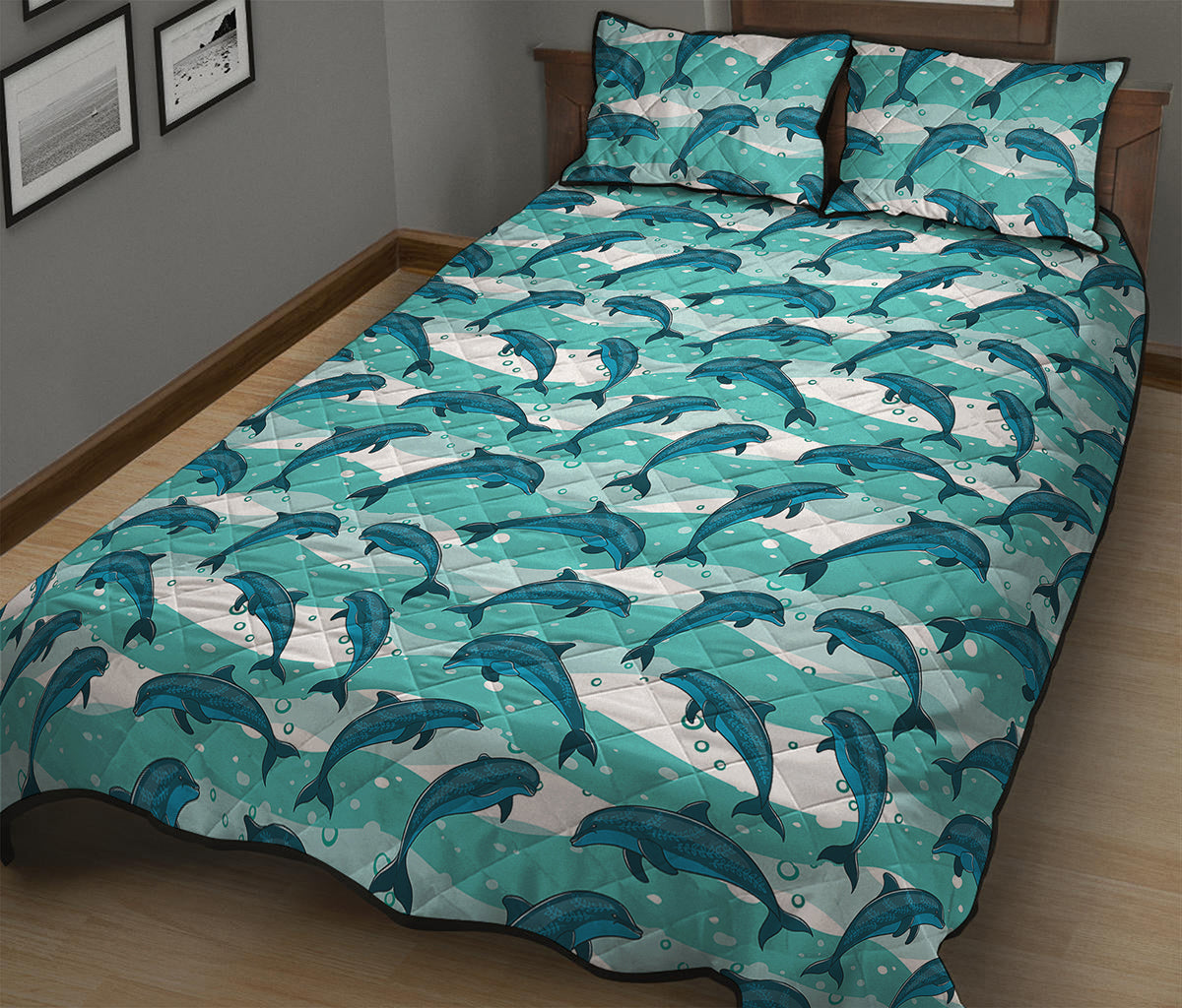 Dolphins In The Ocean Pattern Print Quilt Bed Set