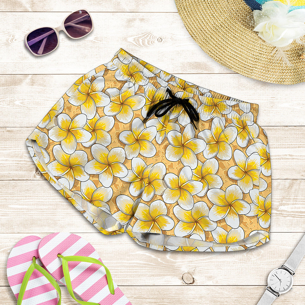 Frangipani Flower Pattern Print Women's Shorts