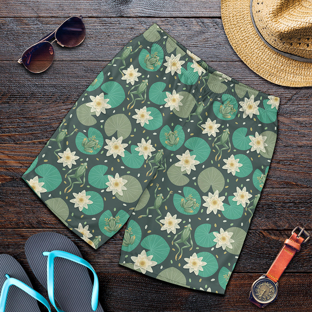 Frogs And Water Lilies Pattern Print Men's Shorts