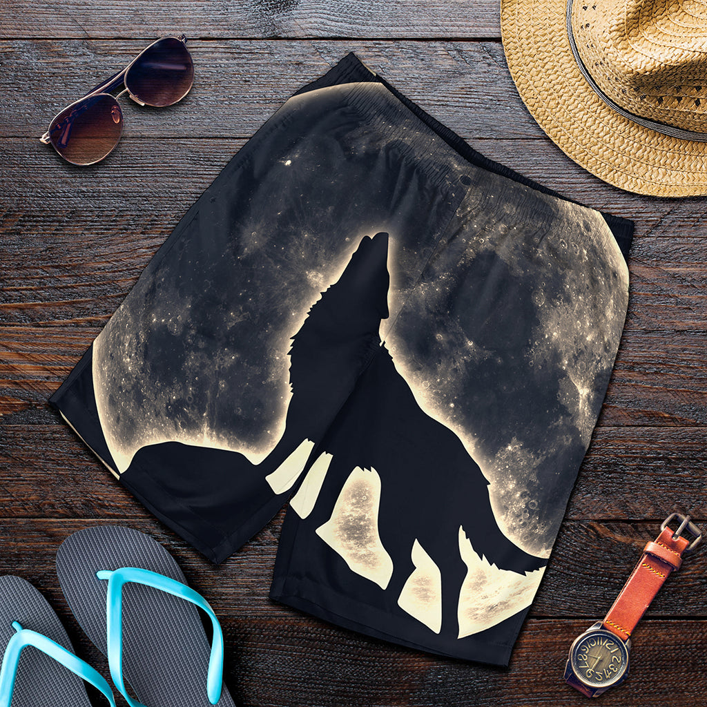 Full Moon Howling Wolf Print Men's Shorts