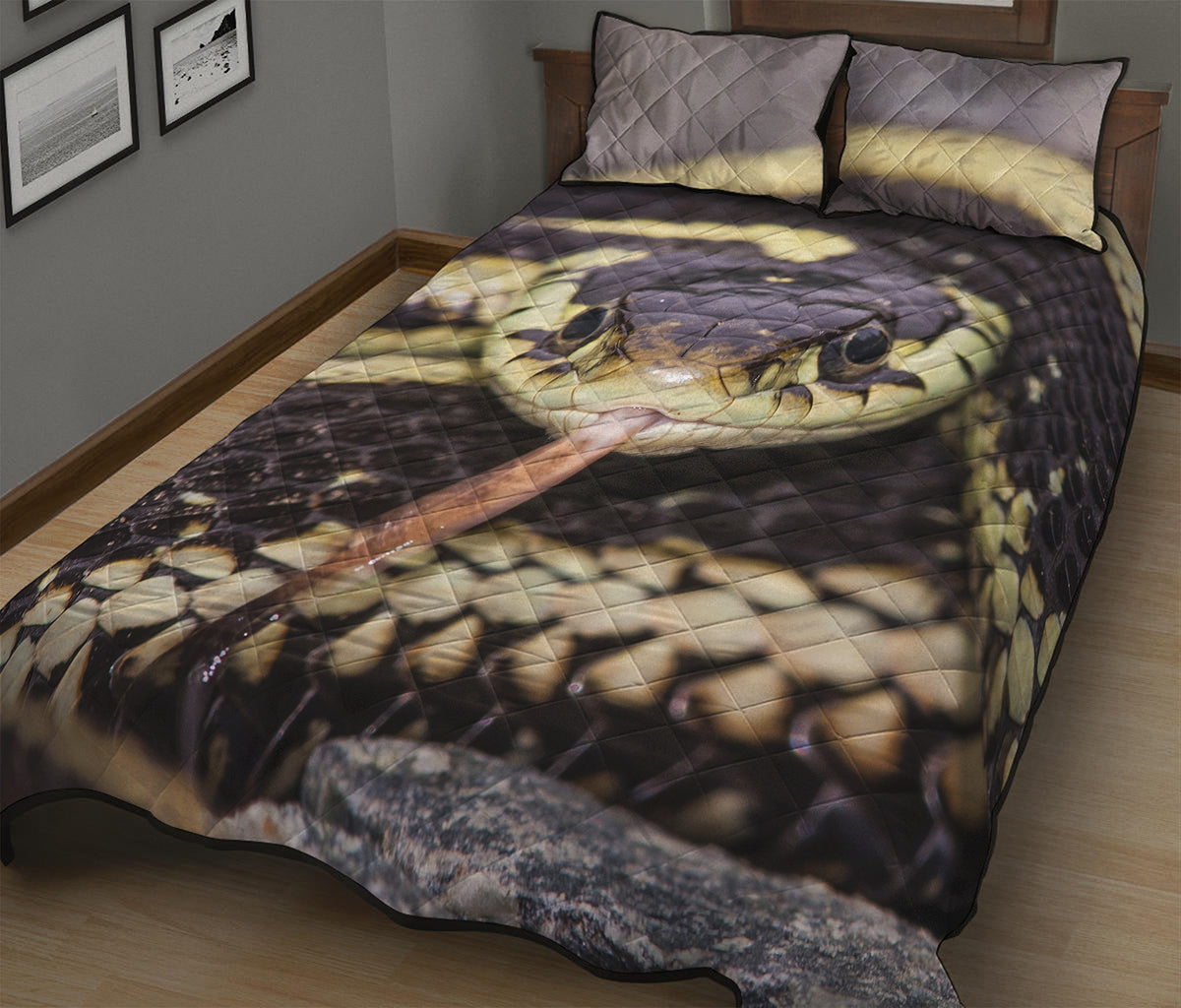 Garter Snake Print Quilt Bed Set
